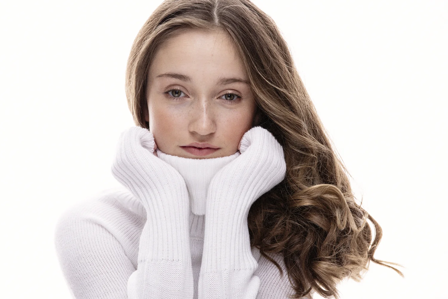 Beautiful-woman-studio-portrait-photography