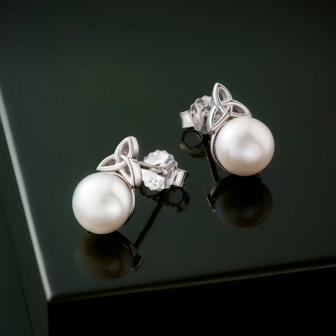 freshwater-pearl-trinity-knot-earrings-s33774-2.webp