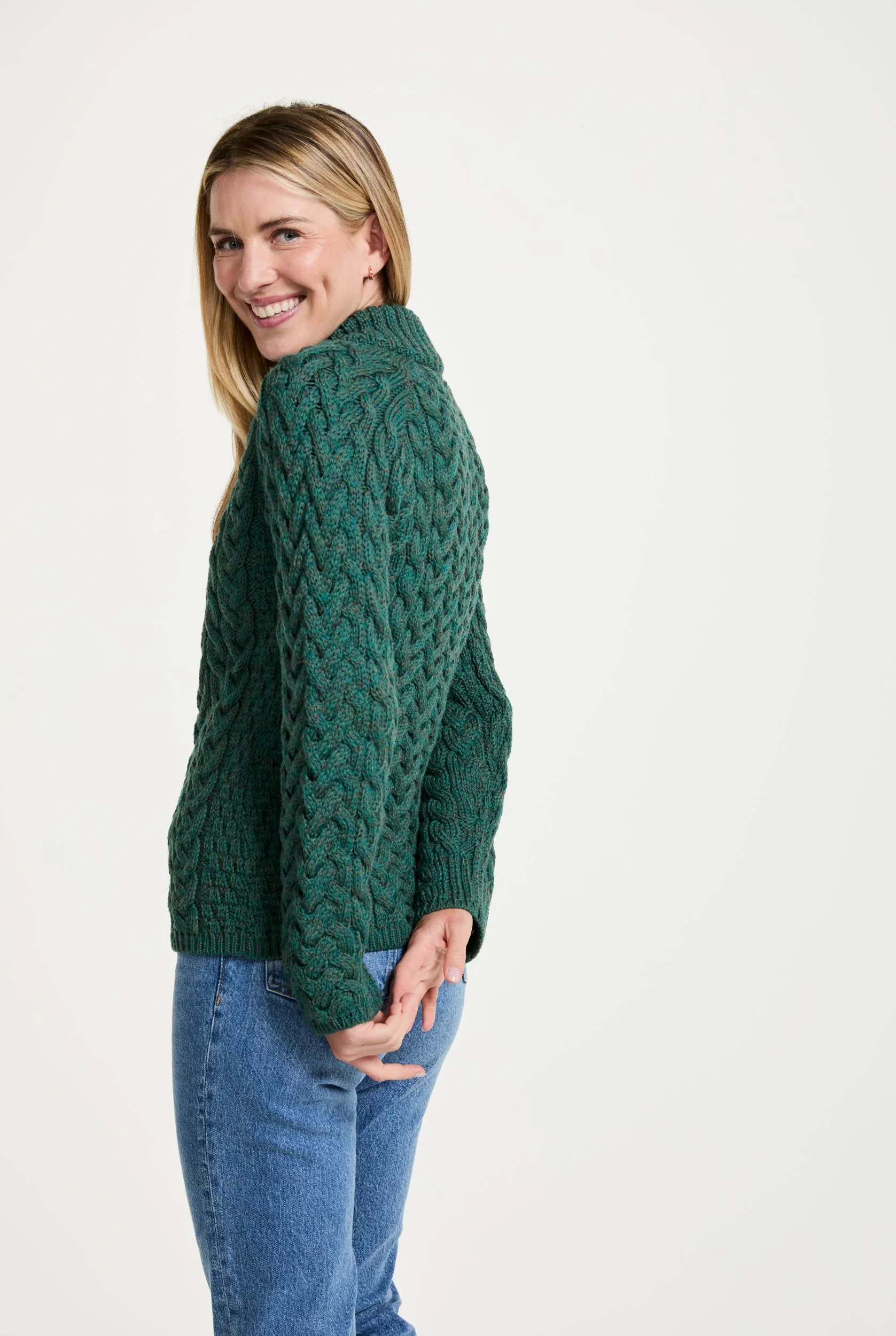 B464_KnightstownAranCrewSweater_Ladies_Merino_Green_03.webp