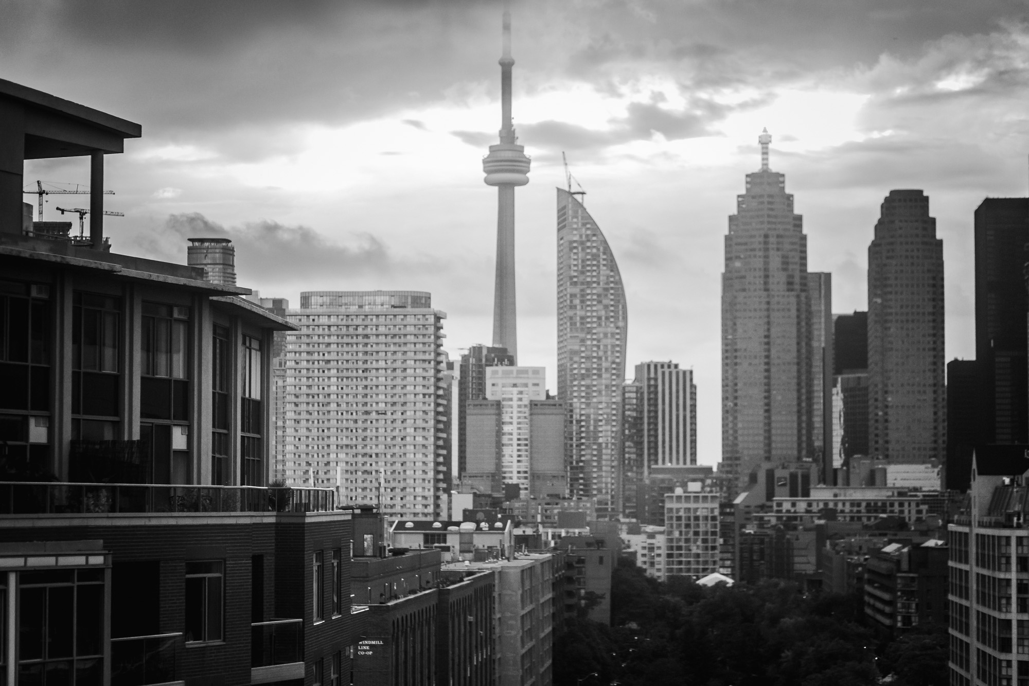 Toronto Distillery District Engagement  (37 of 61).jpg