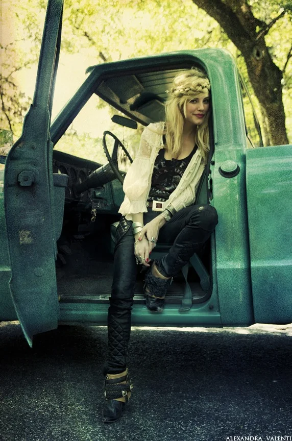 Ashley Smith for Free People July 2011 Catalogue “Out takes”… Shot in Austin, Texas. Photos by Alexandra Valenti. 