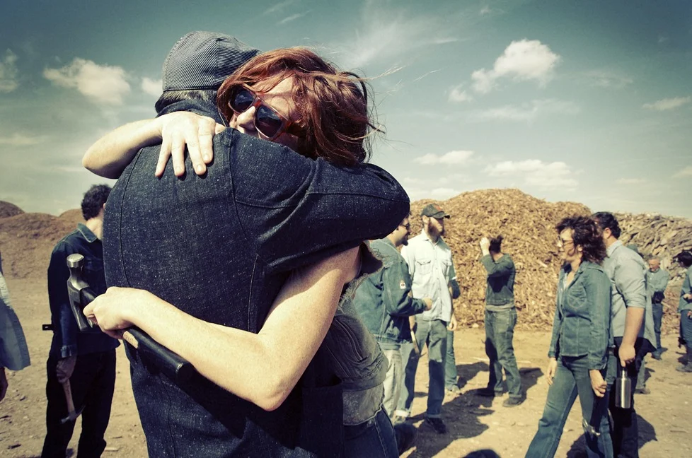 from the Texas Longest Hammer Choir, an art happening created by Andy Rihn in Austin, Texas… photo by Alexandra  Valenti (alexandravalenti.com)