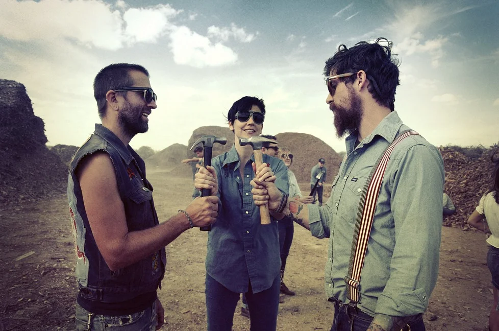 from the Texas Longest Hammer Choir, an art happening created by Andy Rihn in Austin, Texas… photo by Alexandra  Valenti (alexandravalenti.com)