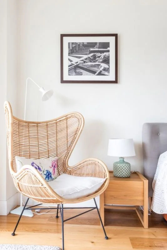 Emmme Interiorismo_Dormitorio_butaca relax_Casa Javier y Nuria_Fotografía Houzz_Clara Capdevila_5.JPG