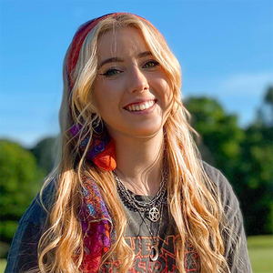 Courtney, Illustrator