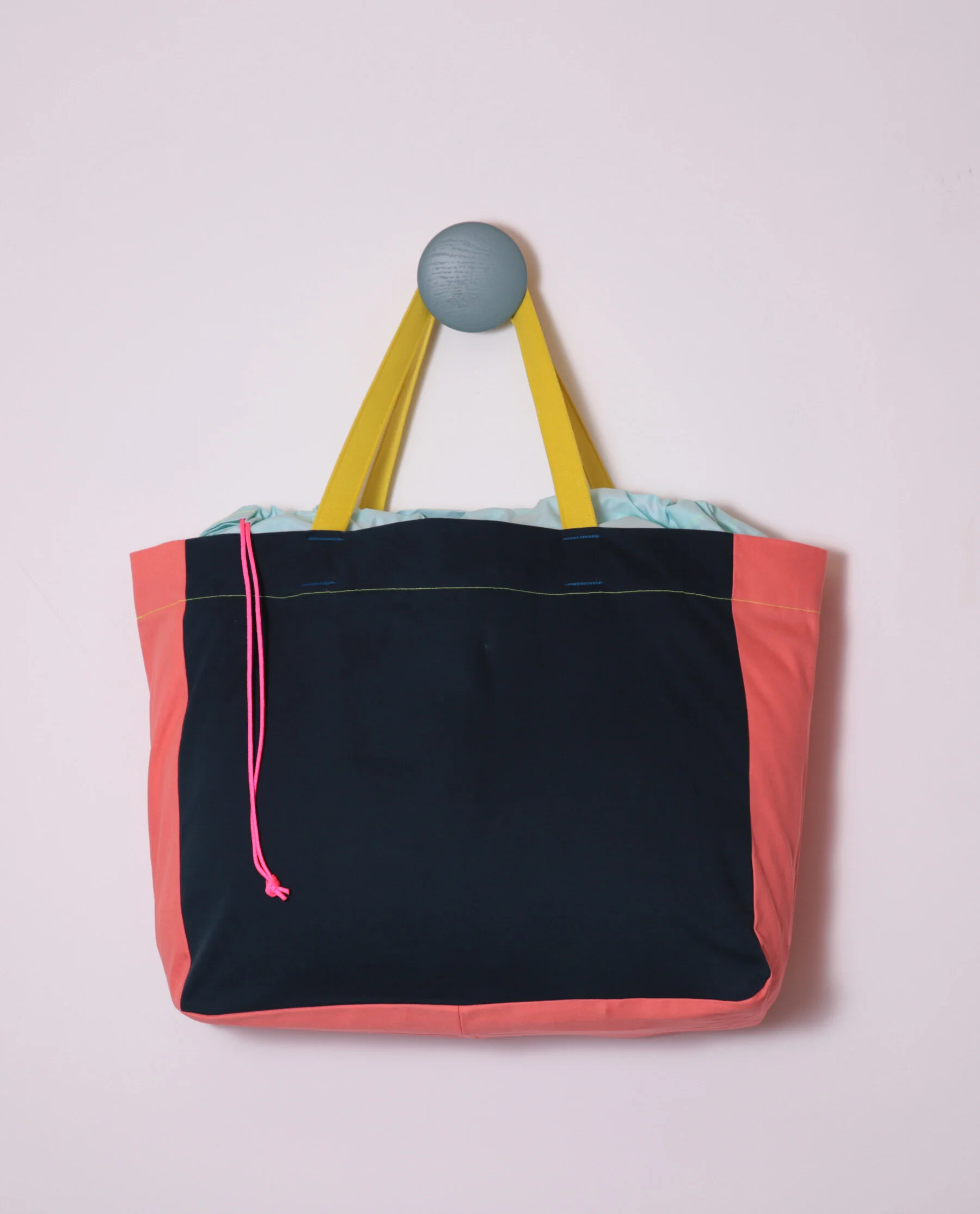 hitch tote