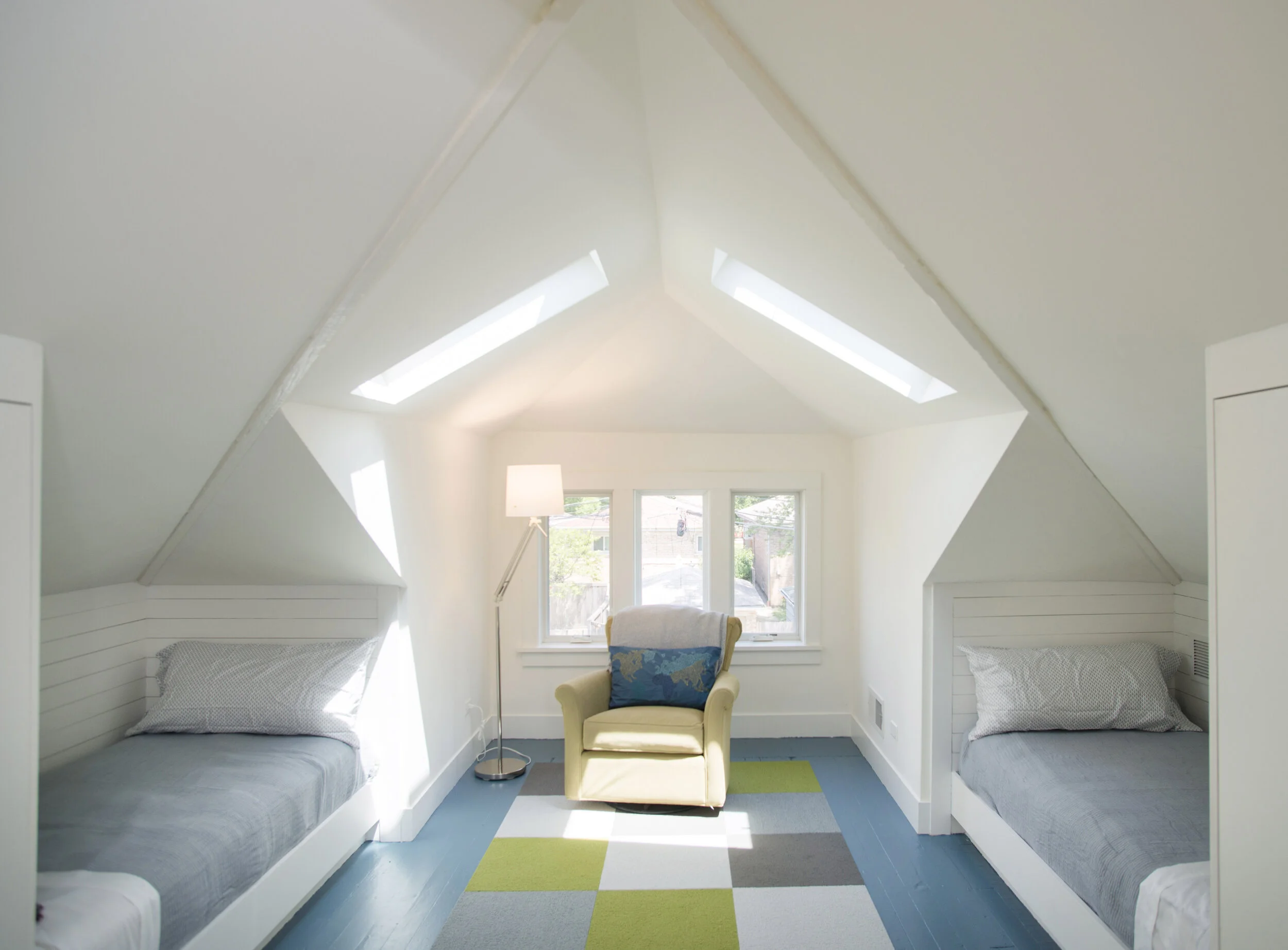 BedroomUpstairs03A.JPG