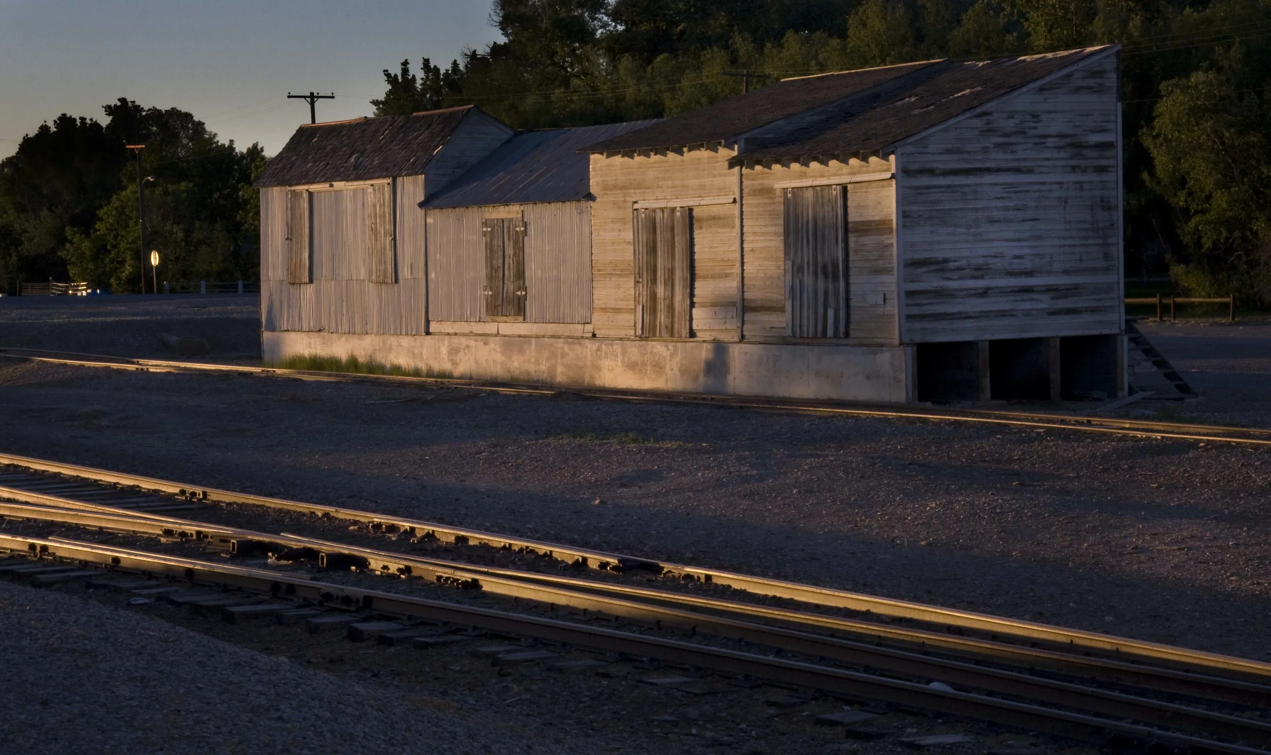 tracks.jpg