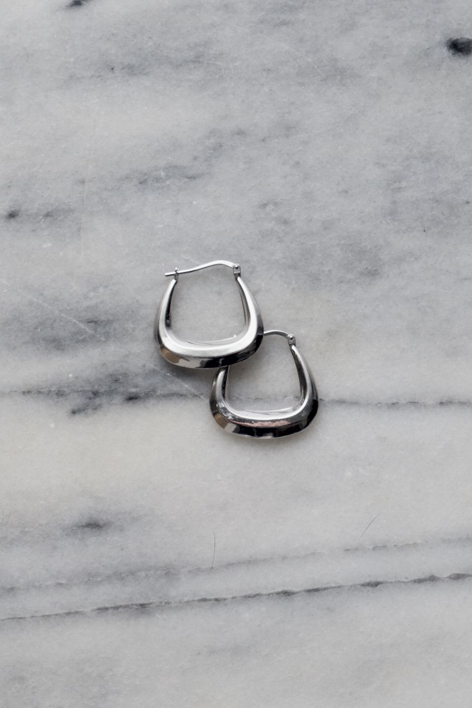 bodegathirteen-013-silver-bevelled-hoop-earring