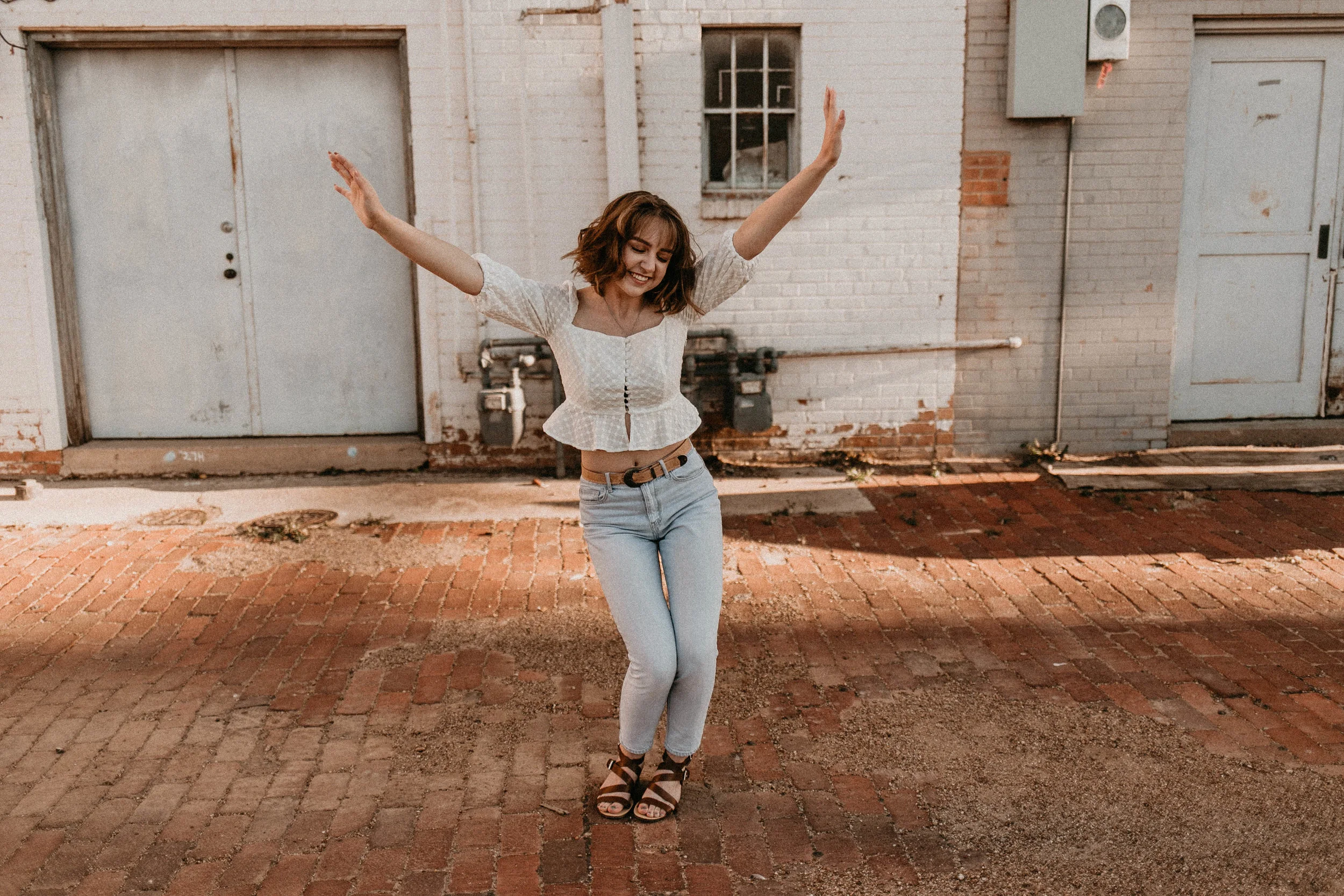 Senior Photos in Lubbock TX | Girl Senior Photo Ideas | Kailee Ann Photography Lubbock Portrait Photographer