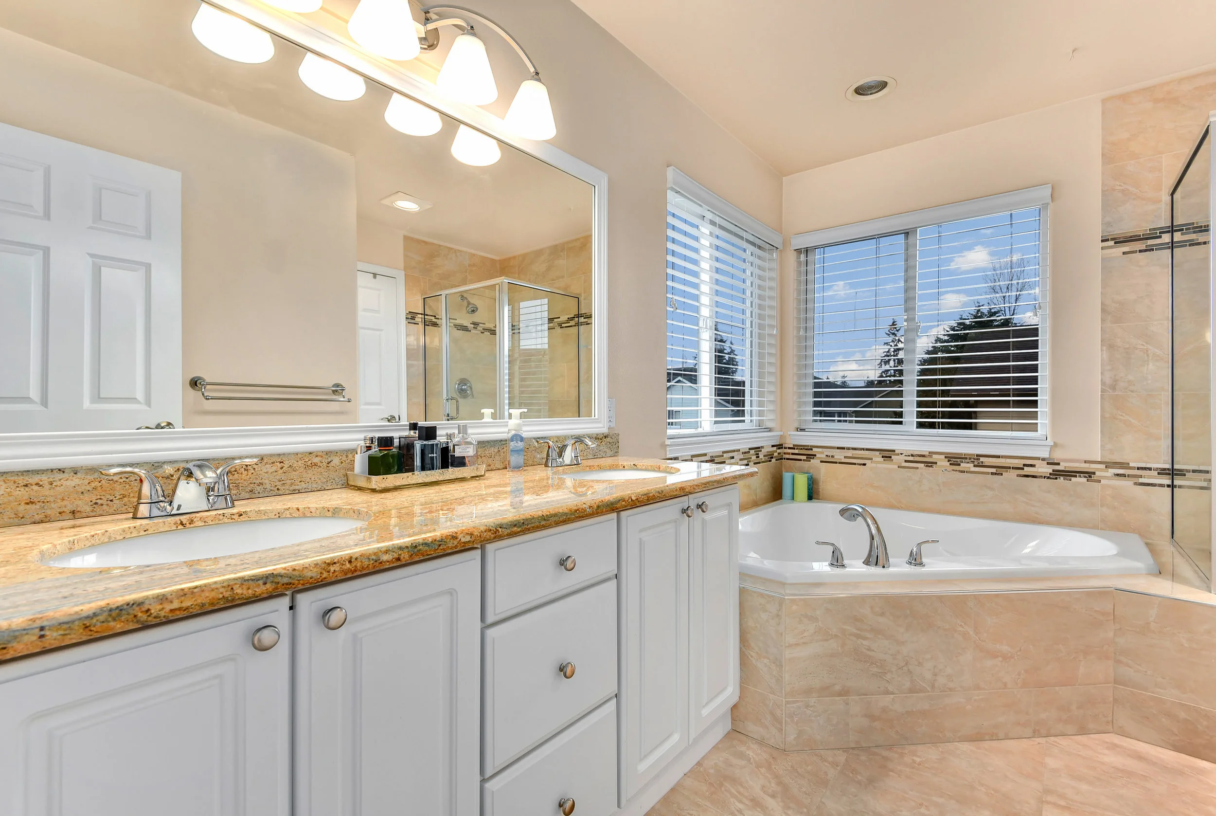 4225 NE 8th Street Renton WA (19).jpg