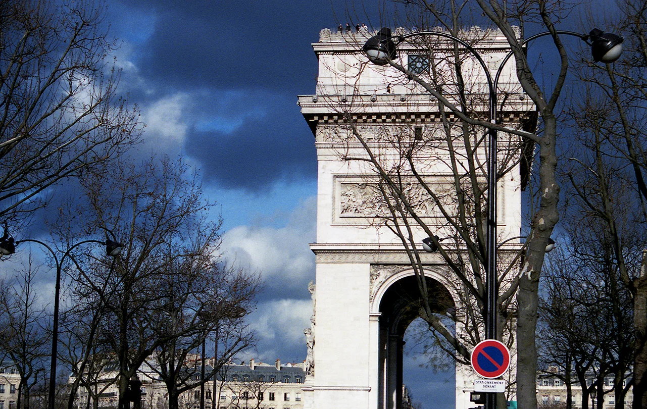 Étoile. París, 2002.jpg