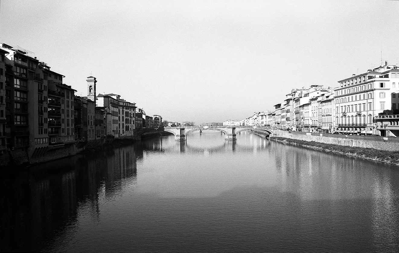 Arno. Florencia, 2002.jpg