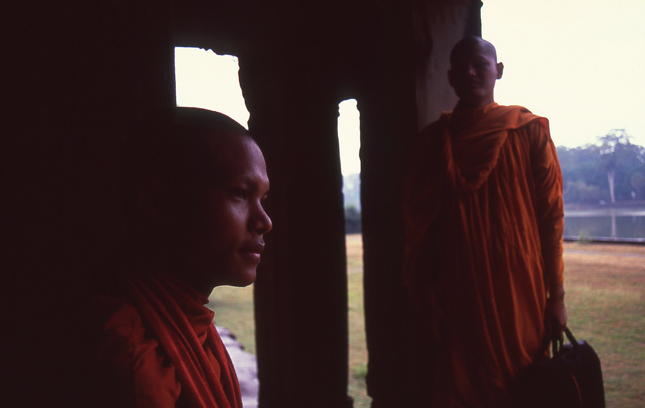 Angkor Wat, monks 2, Velvia 100, 2015.jpg