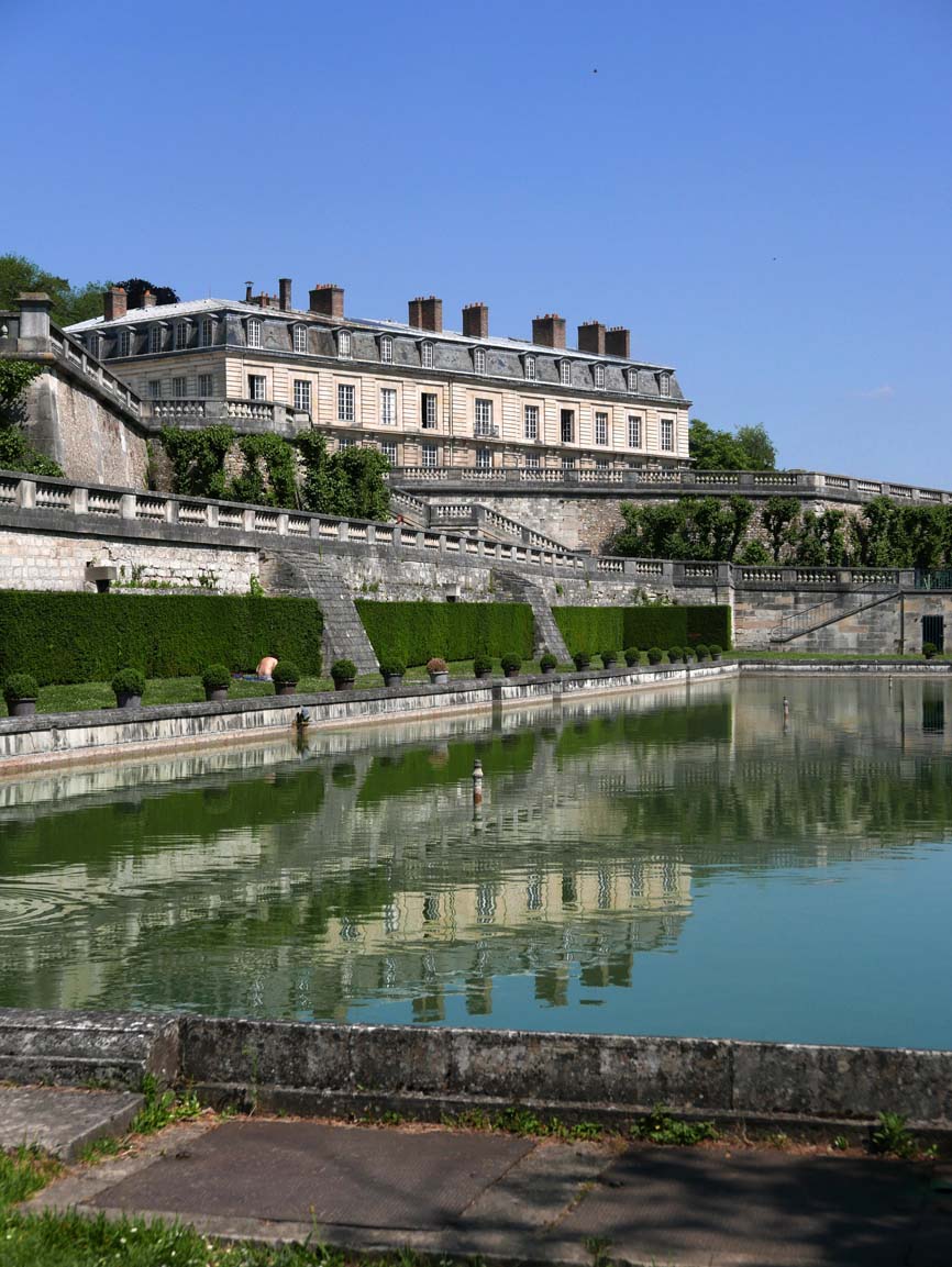 a pool south of the former Chateau 