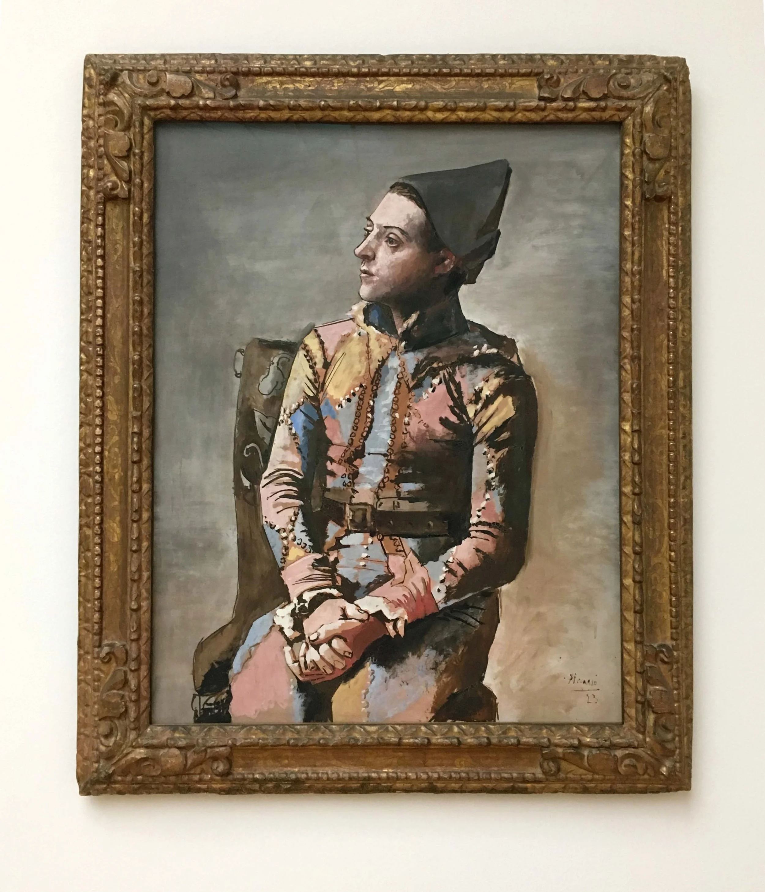 Pablo Picasso, Seated Harlequin, 1923