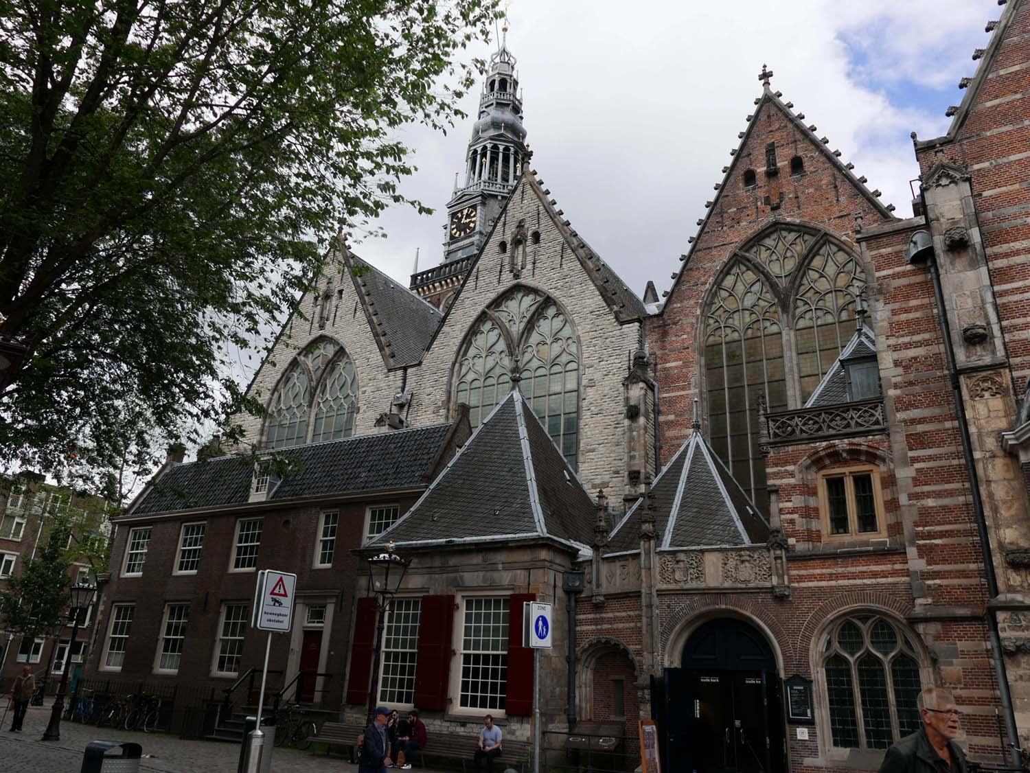 De Oude Kerk (the old church)