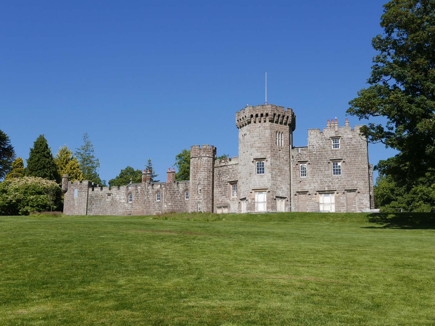 Balloch Castle