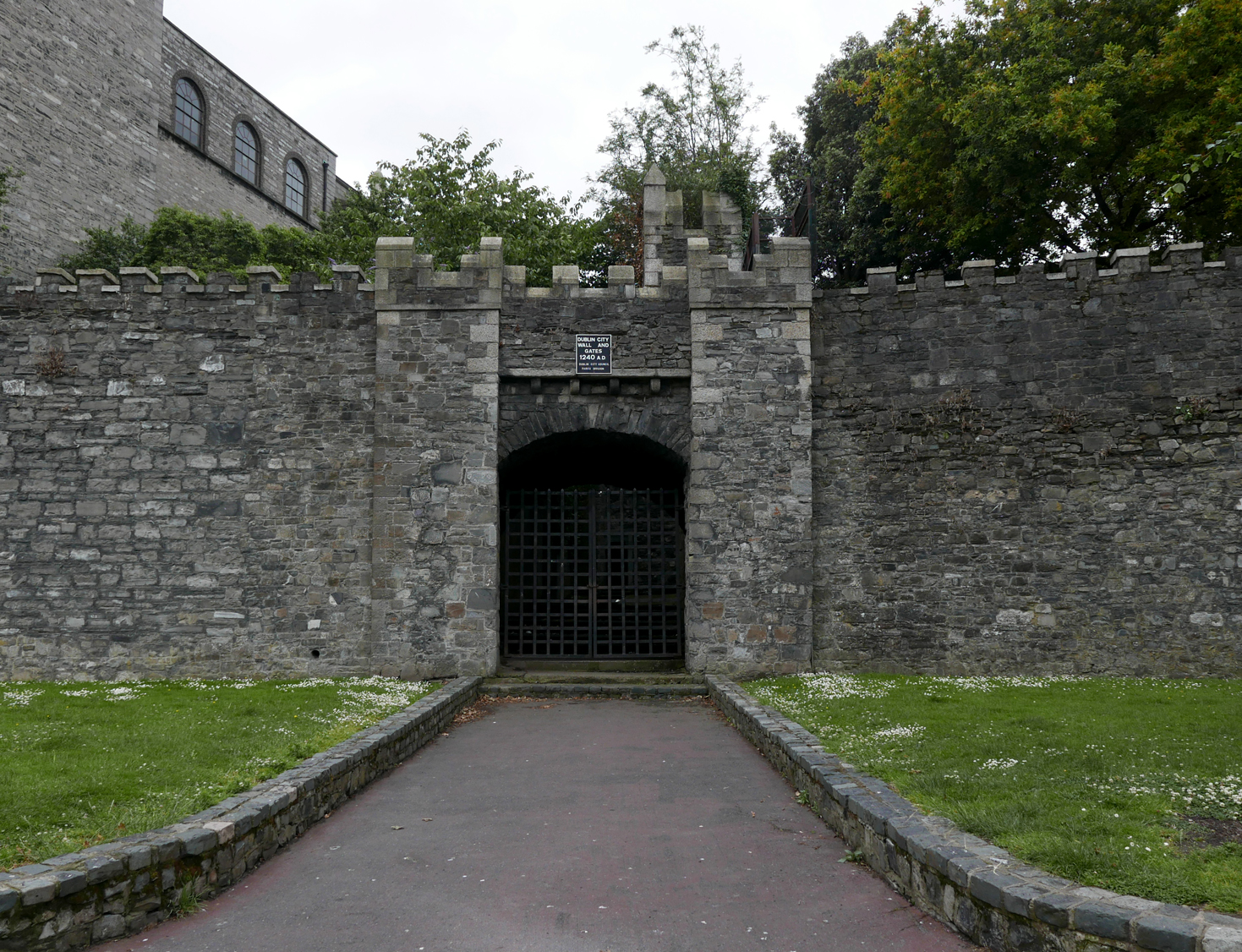 Dublin's old city wall and gate