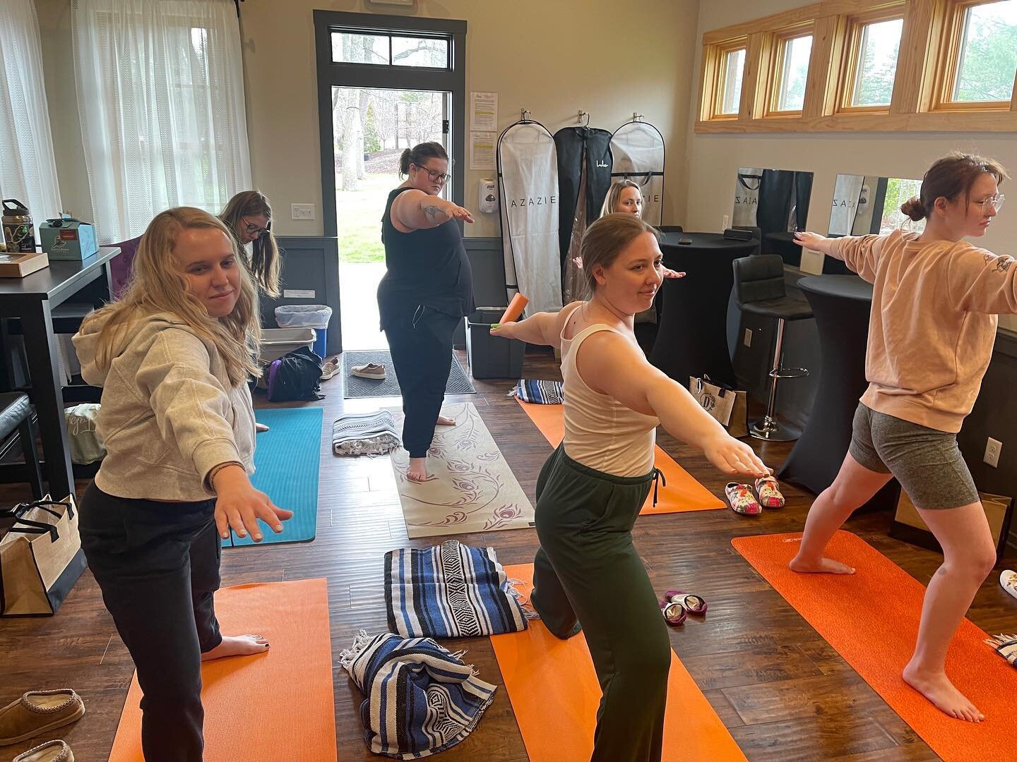 Bride Greta and her glam squad started their day today with our Wedding Day Guided Yoga 🧘&zwj;♀️ 

Start your new journey centered with WPI&rsquo;s Bridal Yoga Flow 🙏🏼 

🧘&zwj;♀️🧘&zwj;♀️ https://www.warpaintinternational.com/yoga-for-weddings

#