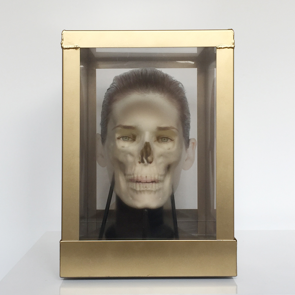 I AM YORICK (sculpture)