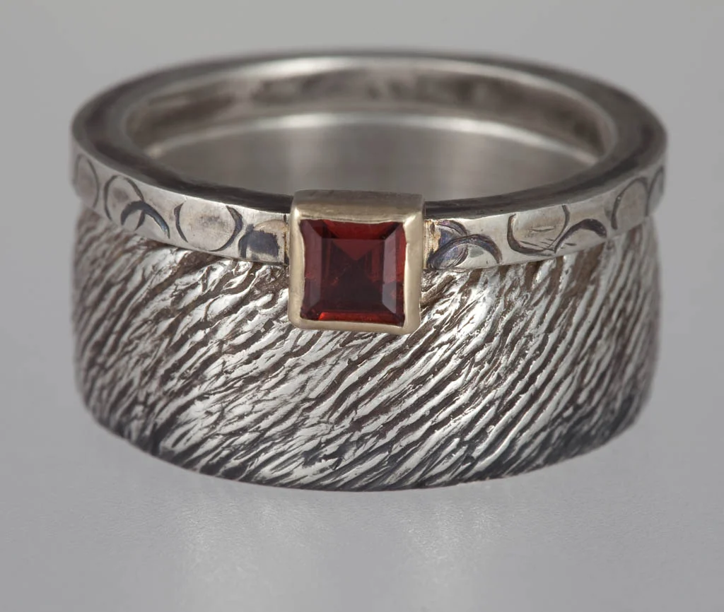 Wide Band and Patterned Band with Garnet