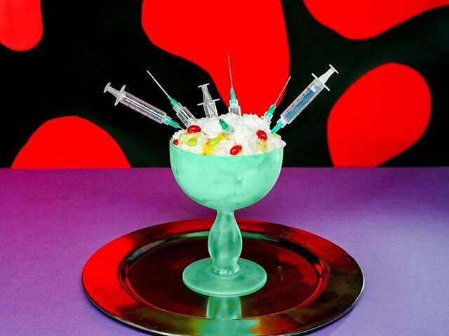 ‘My Drug Bloated Corpse’. Another new Simpsons food piece. See it on display now at the @threecoltgallery 6th-27th this month.
Private View 6-9pm Wed 12th.
Shot on medium format film.
A collab with @lucycooperlucy .
.
.
.
.
.
.
.
.
.
.
.
.
#simpso