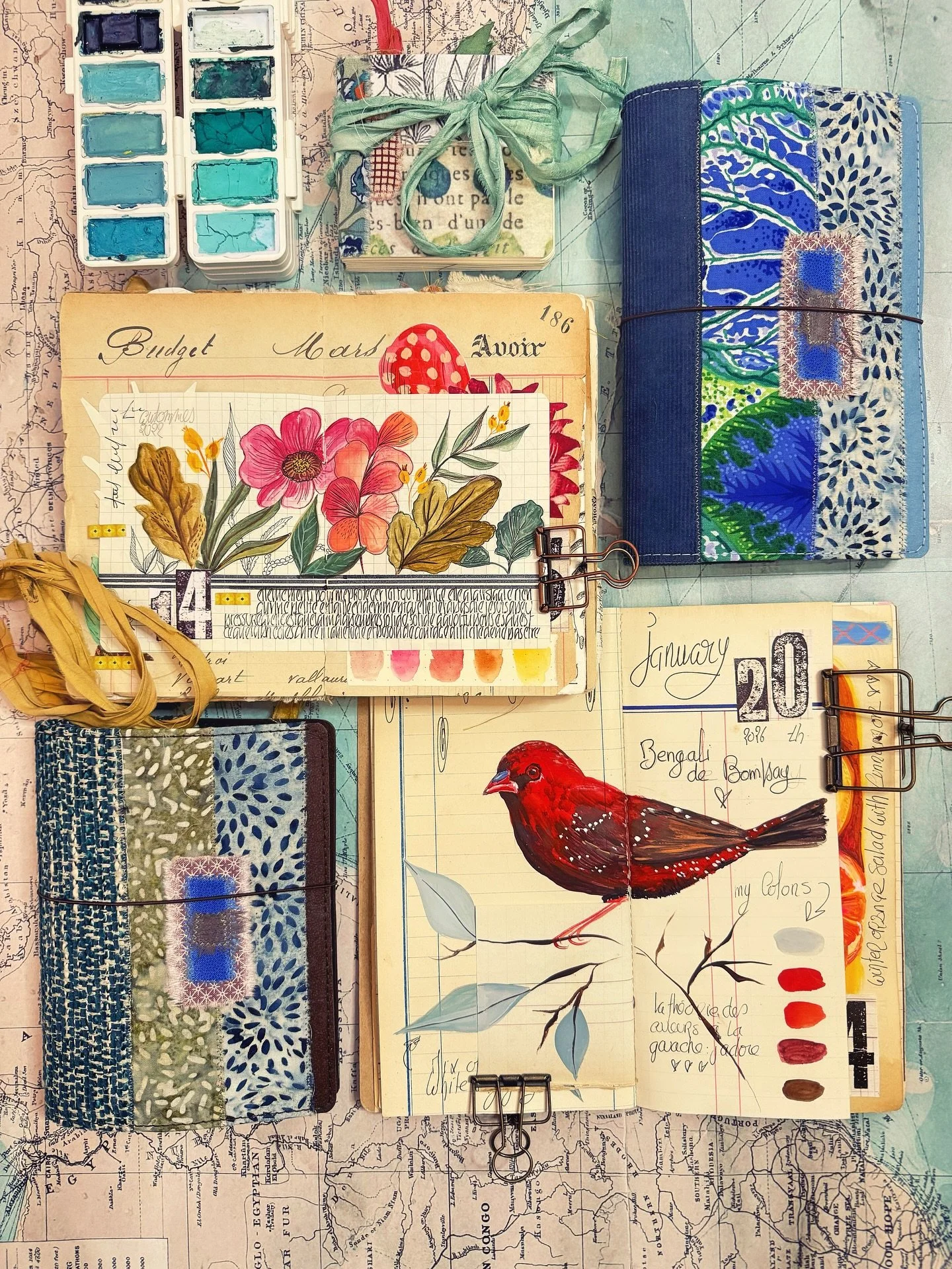 🇬🇧When it&rsquo;s winter ❄️ and you study red during your art course. MIx of blue and red. 
🇫🇷 Quand c&rsquo;est l&rsquo;hiver ❄️ et que tu &eacute;tudies le rouge en cours de dessin: m&eacute;lange de bleu et rouge. 
🌸
🌸
🌸
🌸
🌸
#Grasse #Goua