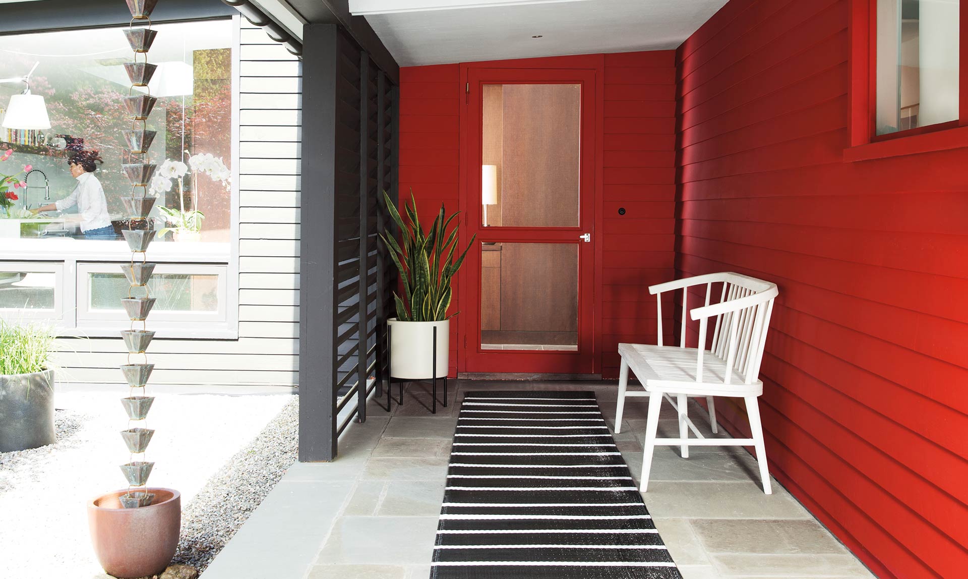 Showcase your COLOR CONFIDENCE with Caliente AF-290 for an entrance packed with personality.
