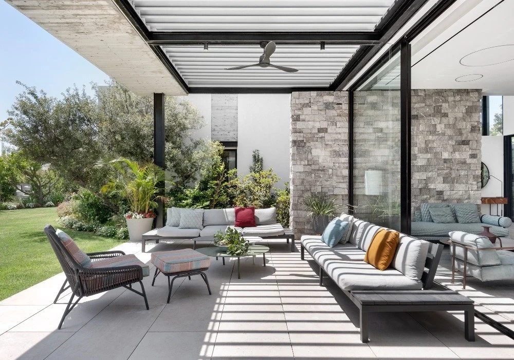 Living room balcony-01.jpeg