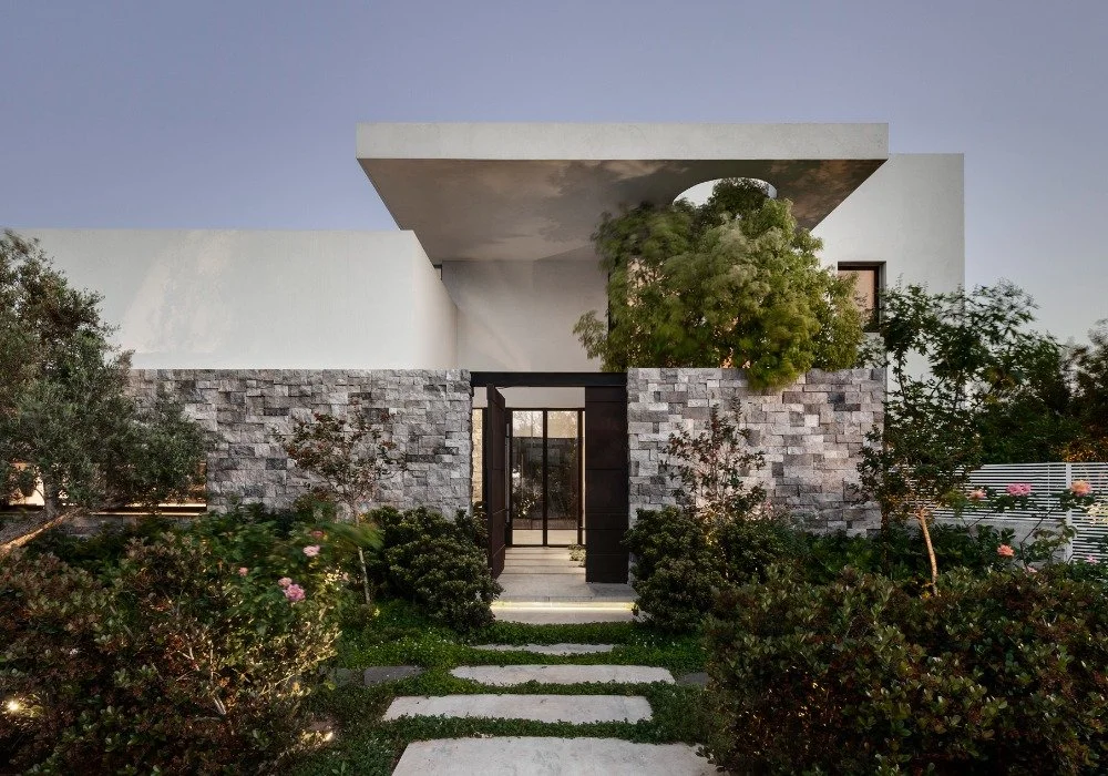  Lot Area : 970 SqMr Built Area : 390 SqMr Completed 2019  