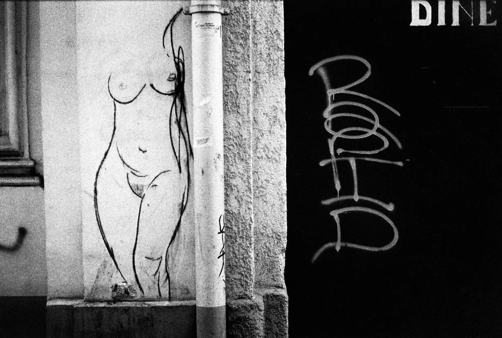 dine-nude.jpg