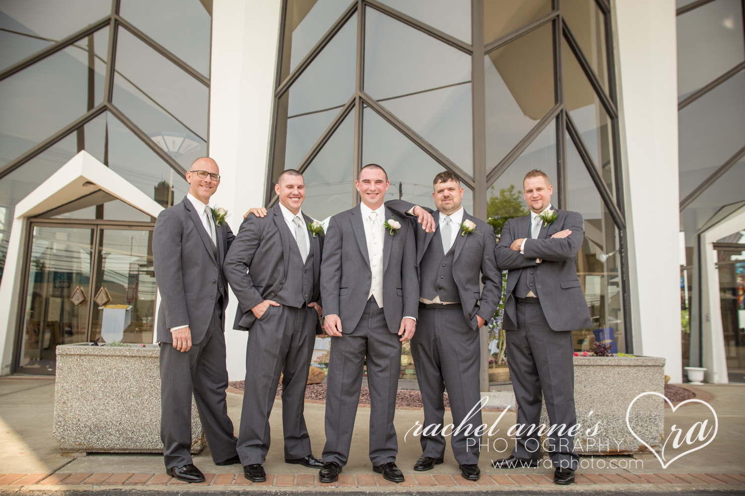 THA-PITTSBURGH-CORAOPOLIS-WEDDING-PHOTOGRAPHY-17.jpg