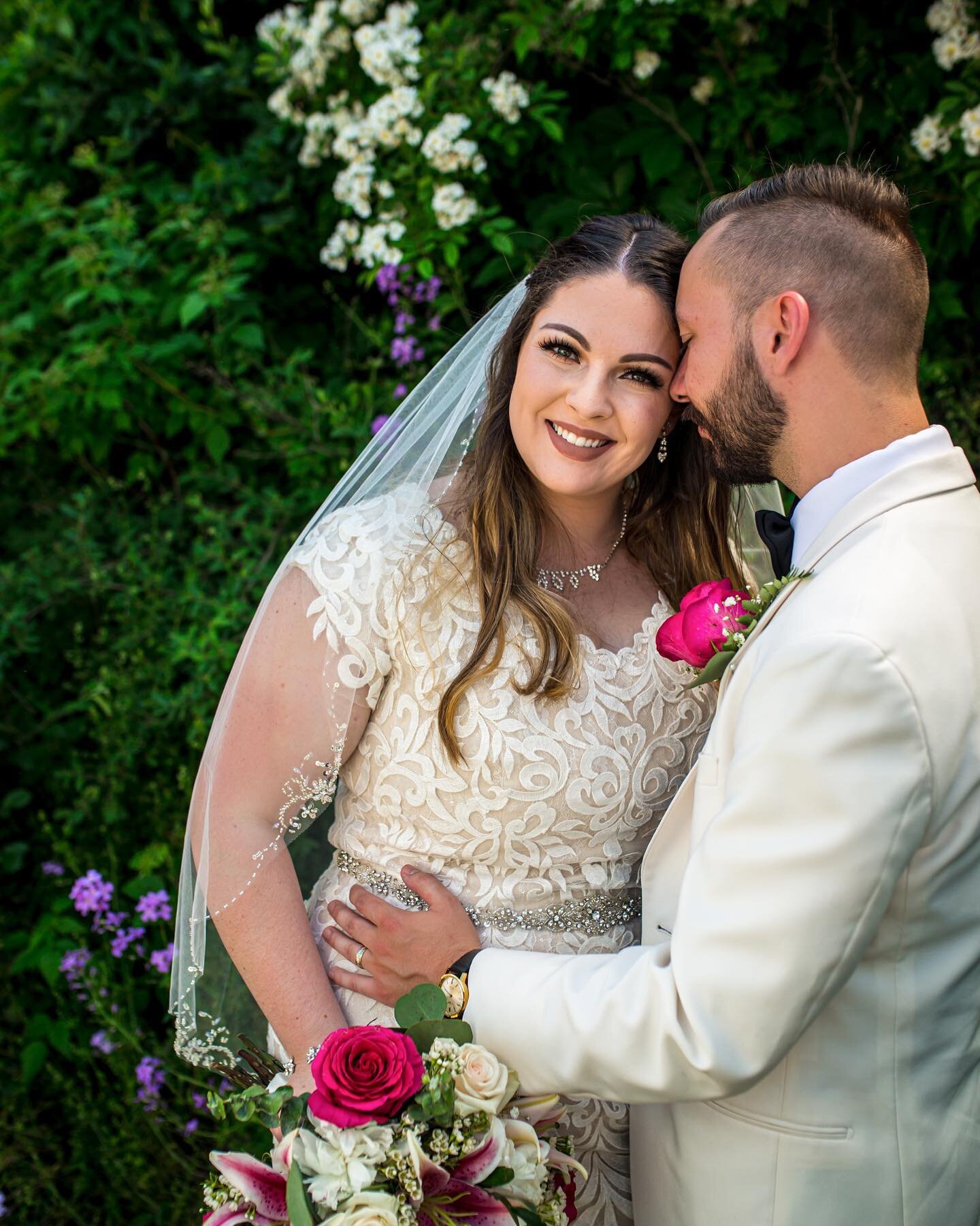 .
DAY 20 📆 TOP 21 PHOTO SHOOTS OF 2021 🥳 
---------------------------------------------
Oh my goodness, sometimes you get a couple that are just beyond photogenic and Andrew &amp; Sarah were definitely one of those couples last year 😍 So many gorg