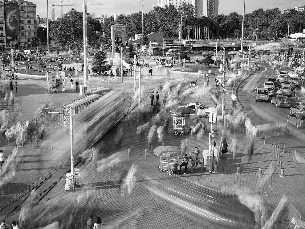 Taksim Sqaure B&W.jpg