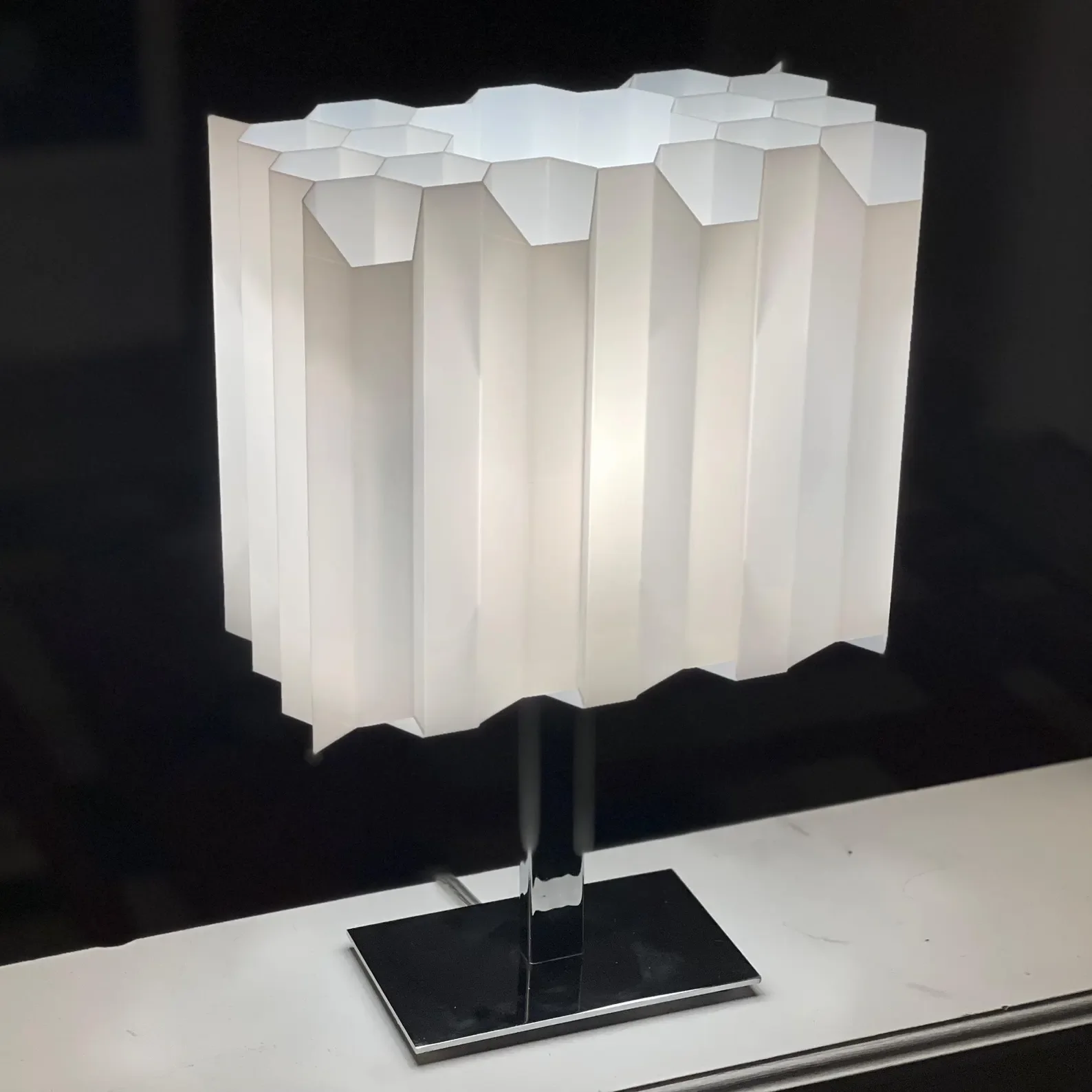 BROAD Lamp Assembly Instructions