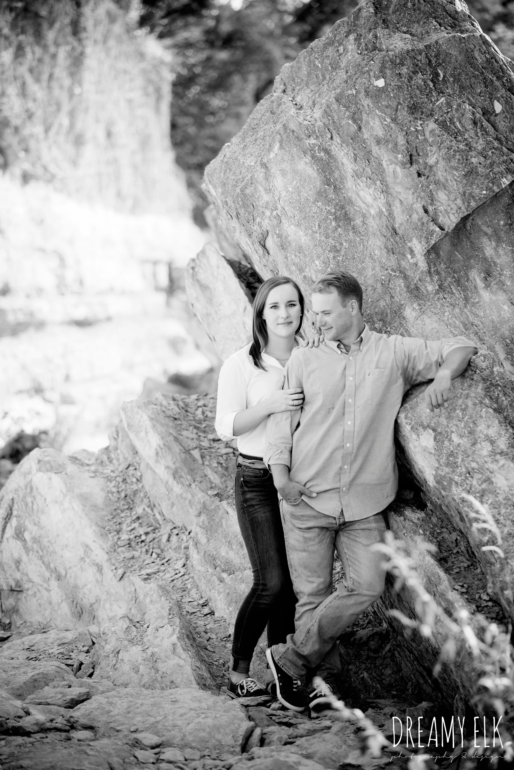 walnut creek park, outdoor september engagement photo, casual wardrobe, austin texas wedding photographer, austin texas parks {dreamy elk photography and design}