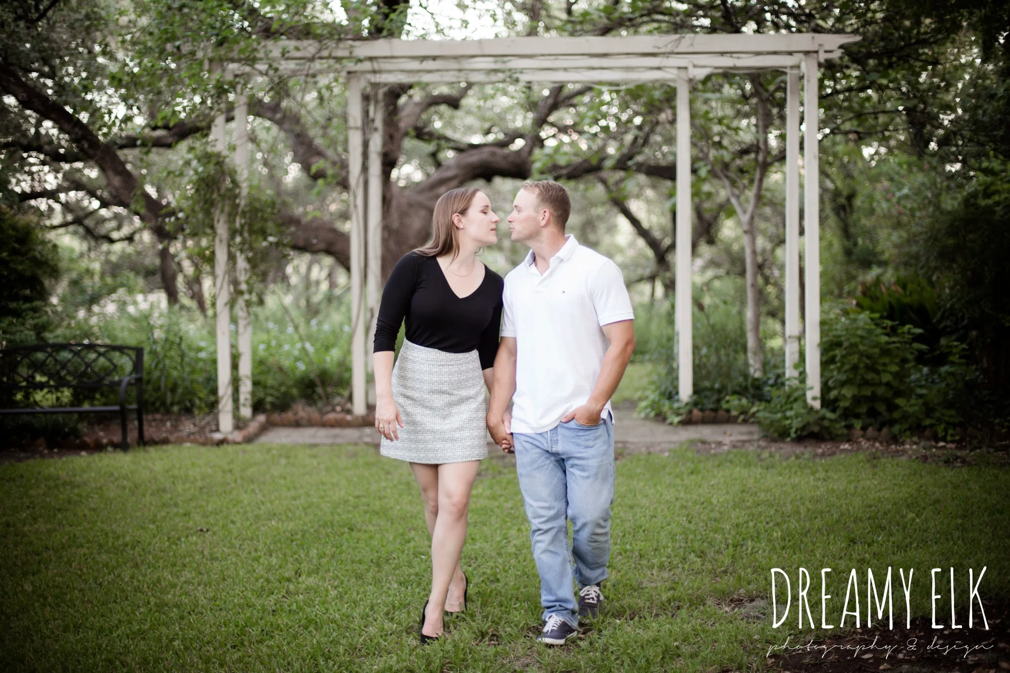 outdoor september engagement photo, casual wardrobe, austin texas wedding photographer, {dreamy elk photography and design}