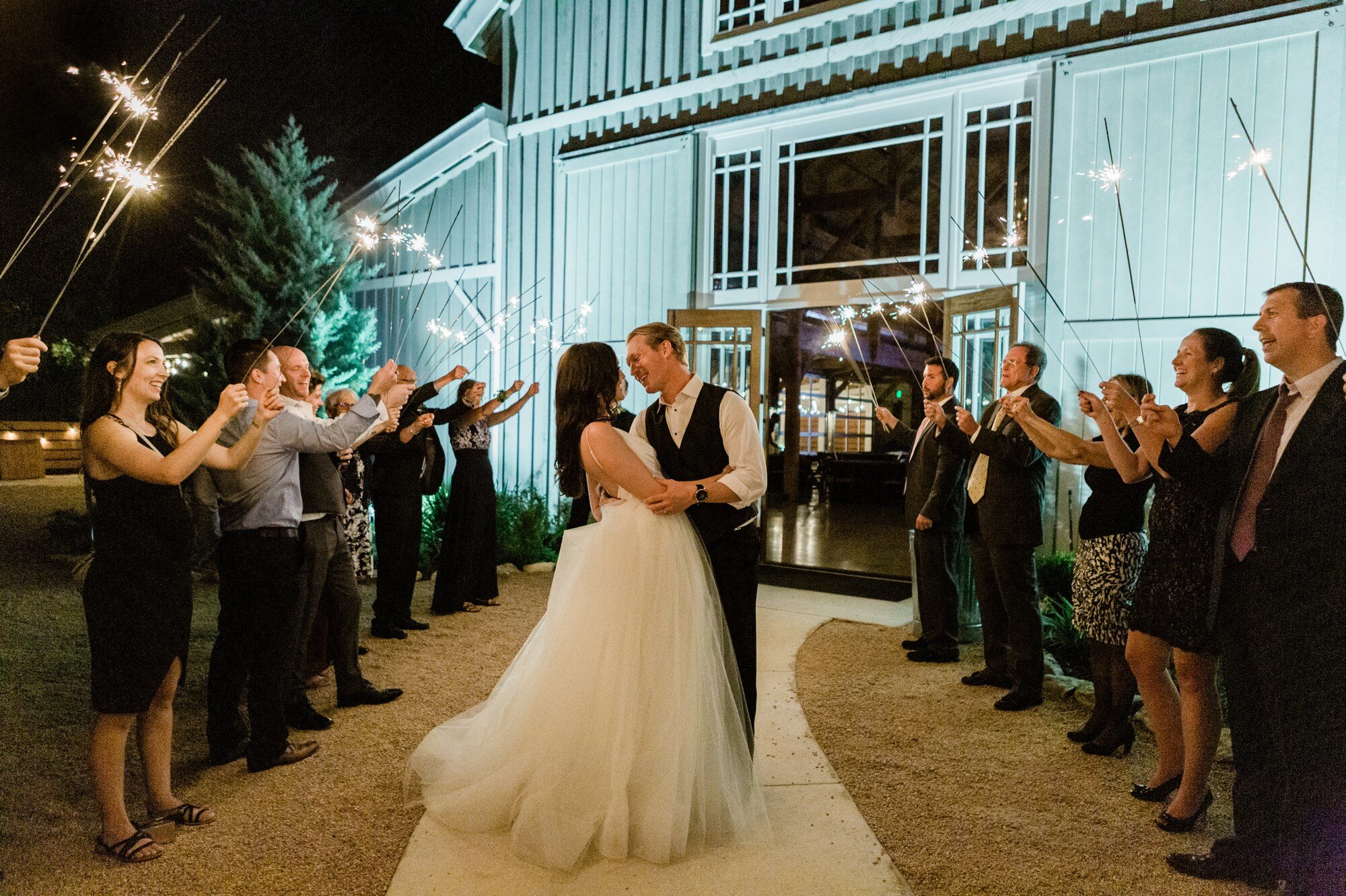 austin_wedding_photographer_brittany_paul_addison_grove_49.jpg