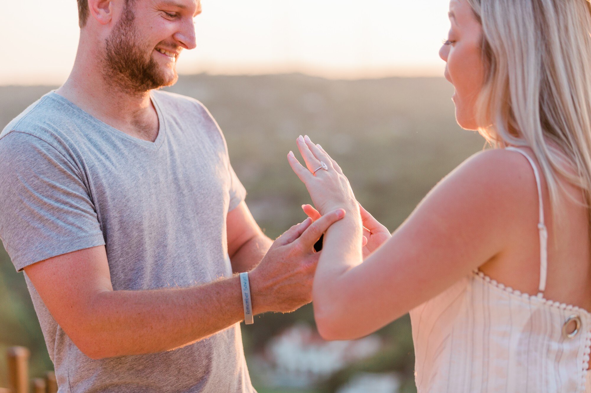 lindsey-del-mt-bonnell-proposal-austin-wedding-photographer 6.jpg