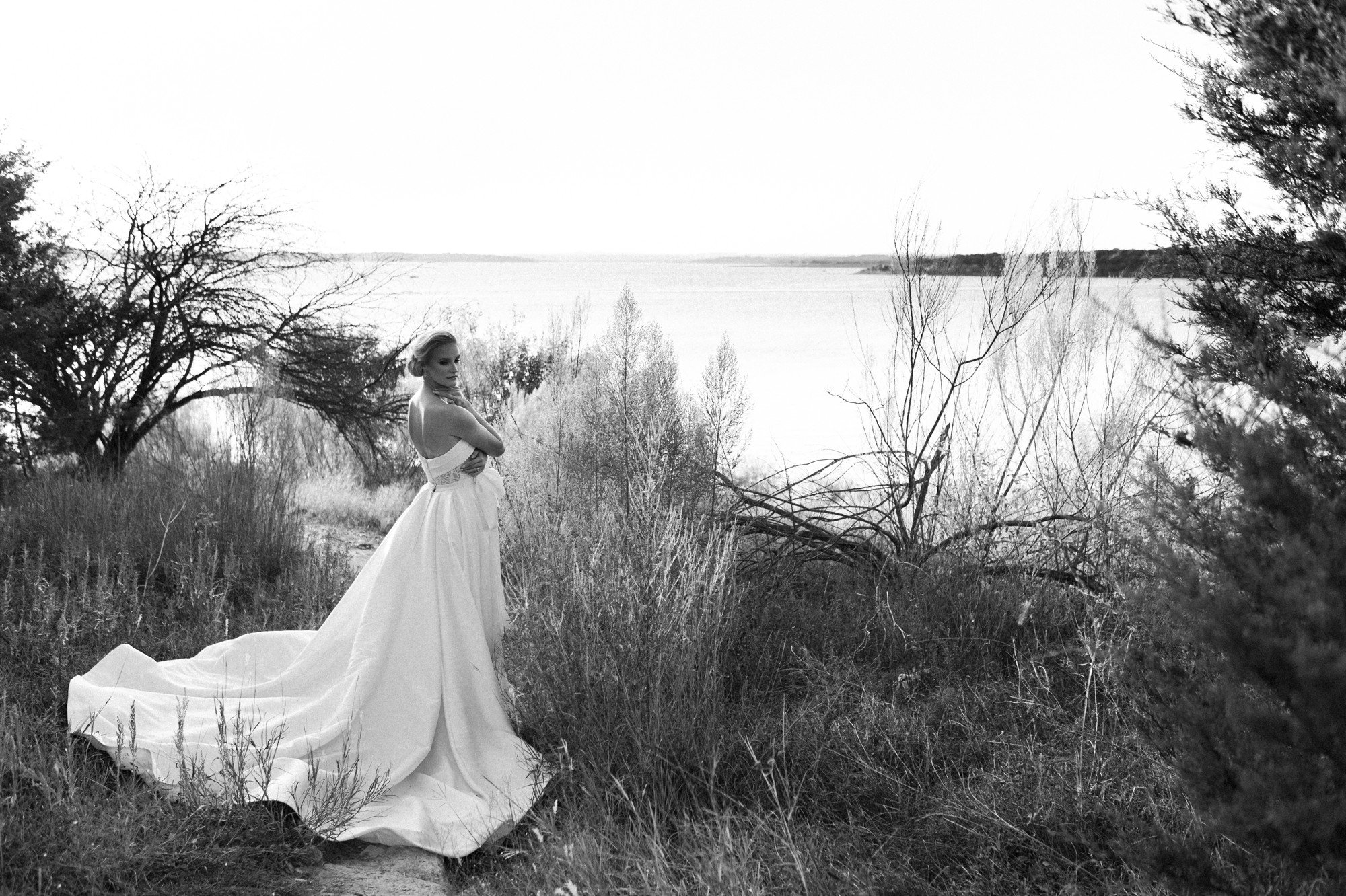 lauren-canyon-lake-bridals-austin-wedding-photography 15.jpg