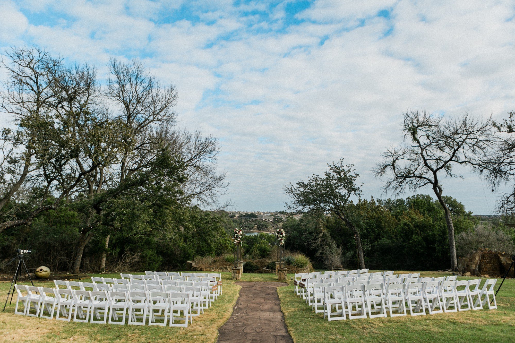 kindred oaks outdoor wedding ceremony