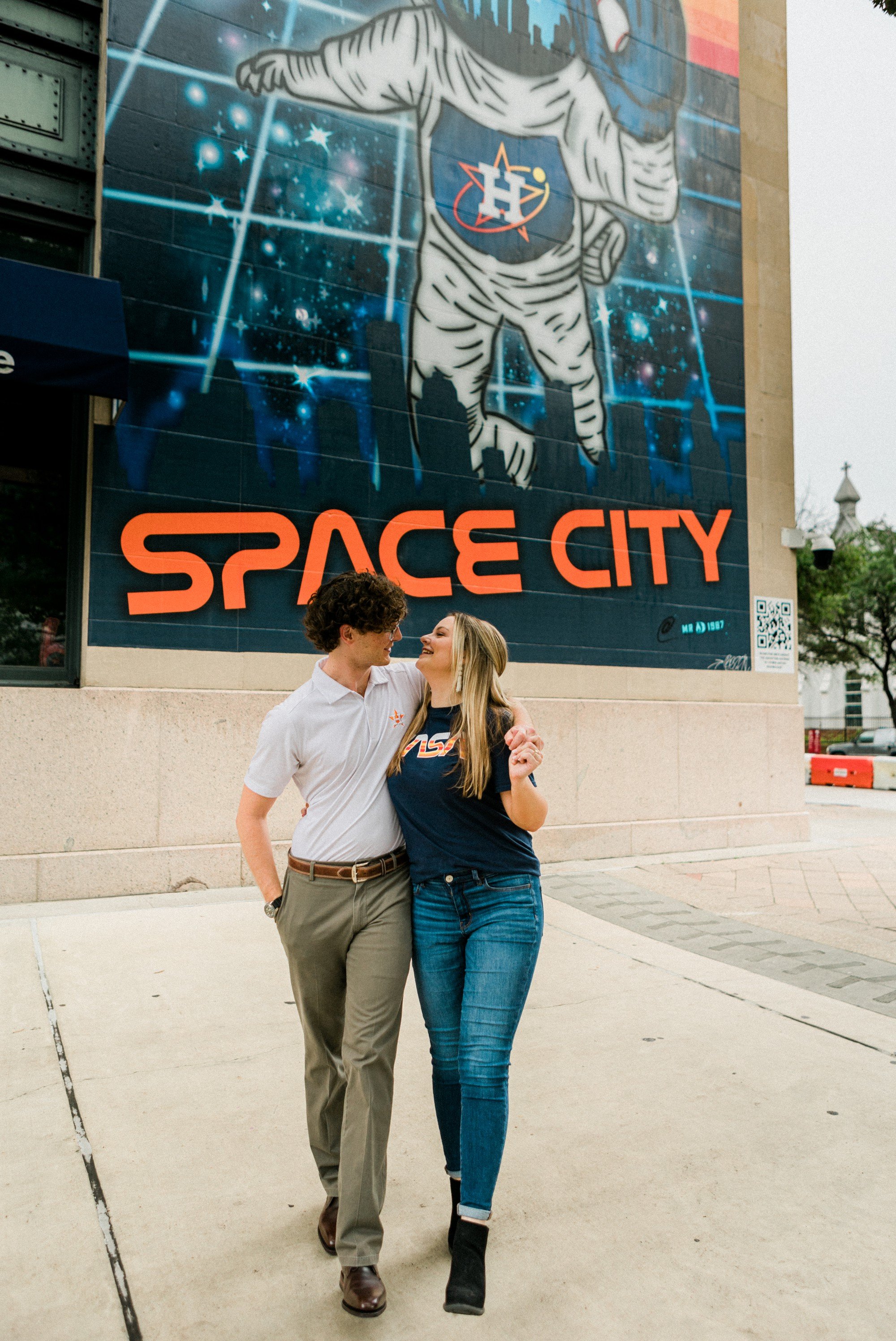 julie-stephen-downtown-houston-engagement-photo- 3.jpg