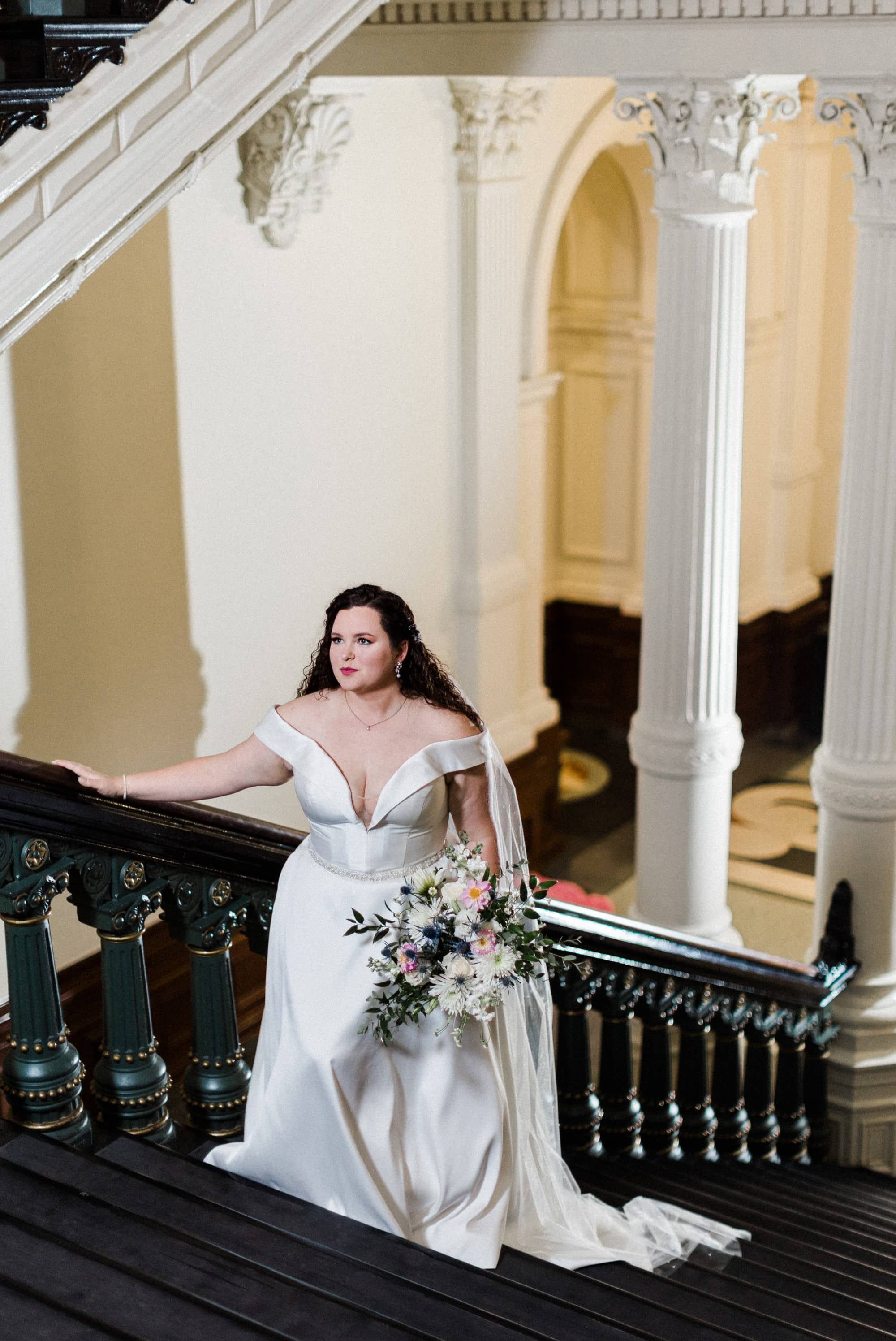 texas state capitol building bridal photo