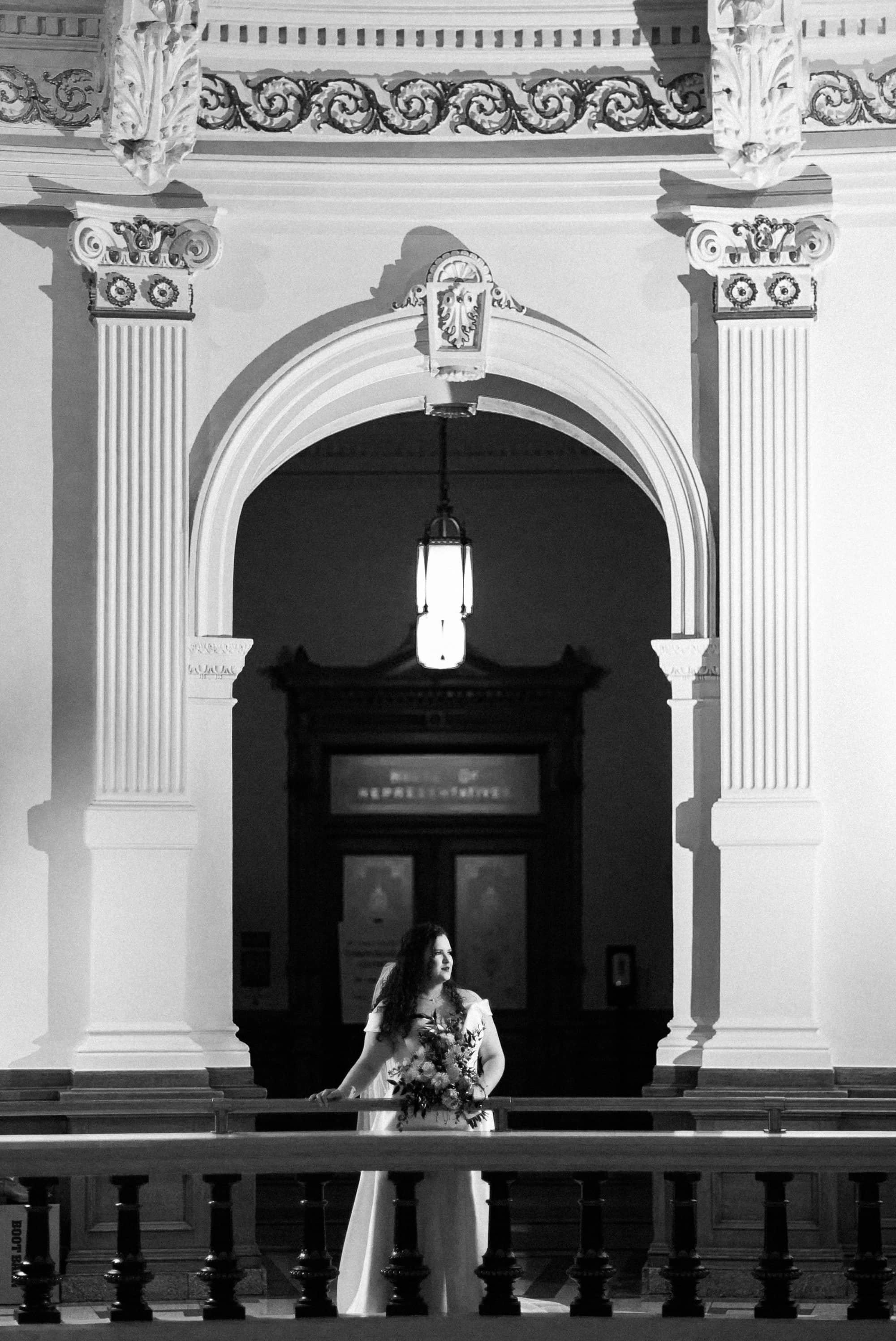 texas state capitol building bridal photo
