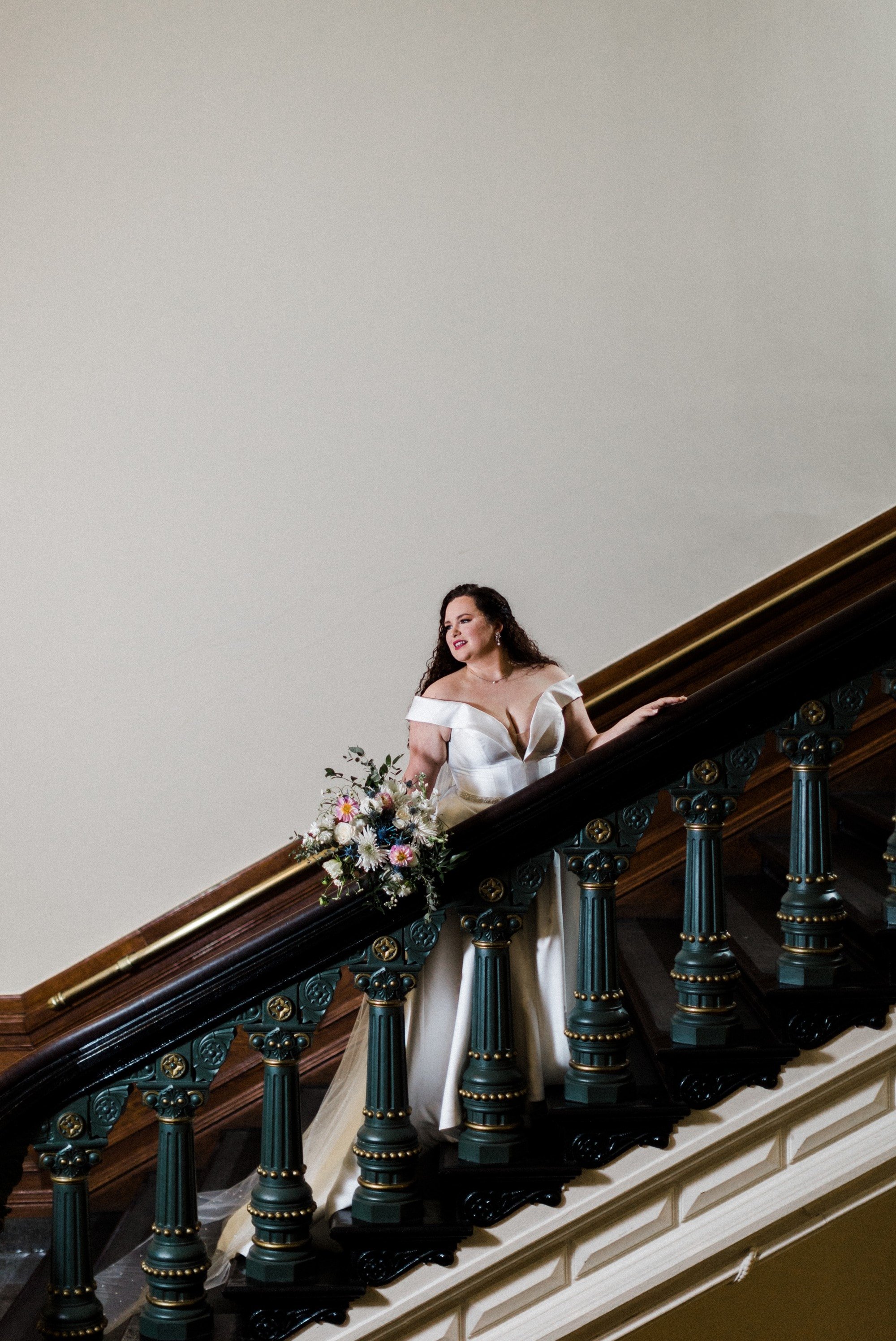 texas state capitol building bridal photo