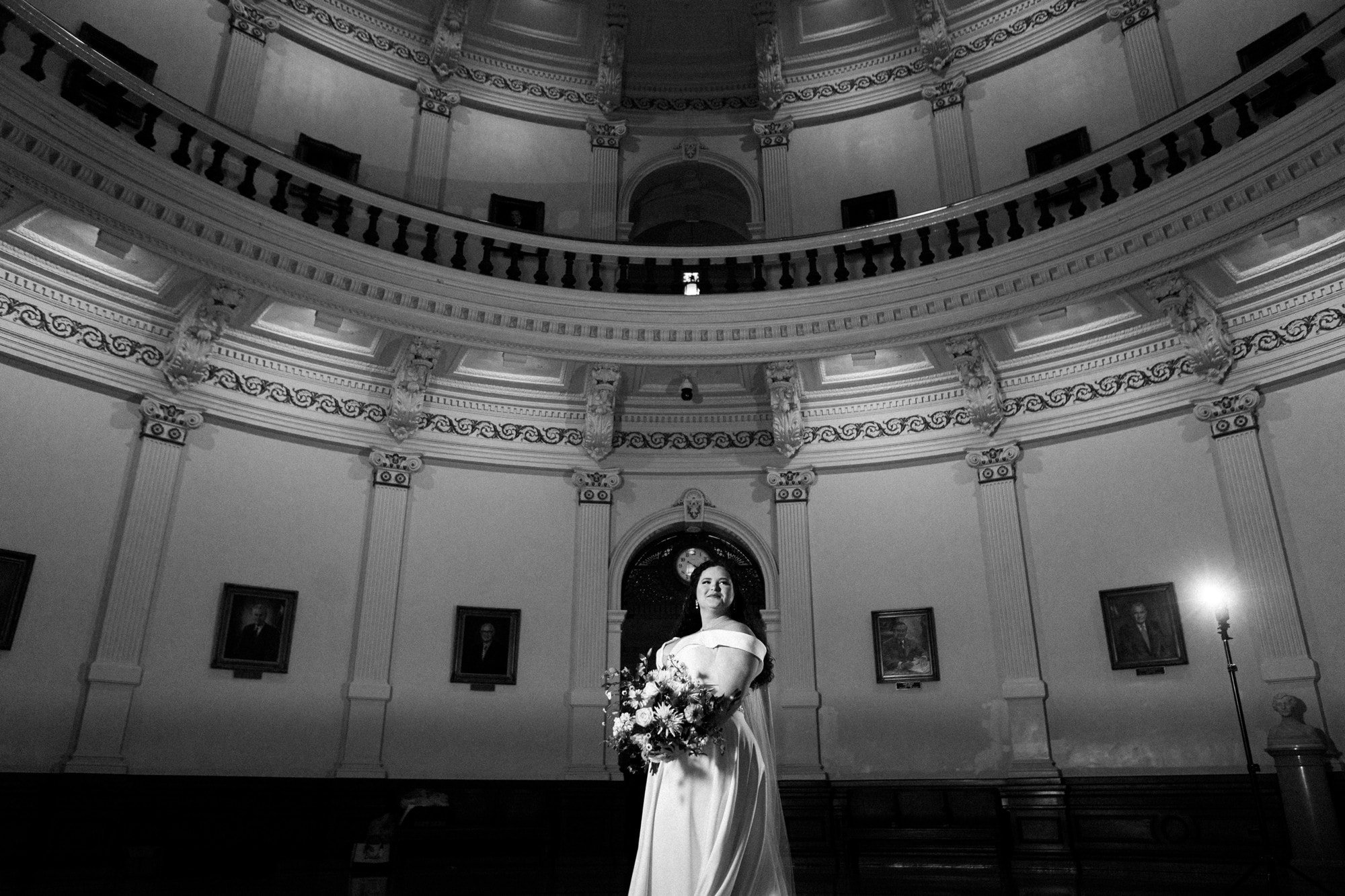 texas state capitol building bridal photo