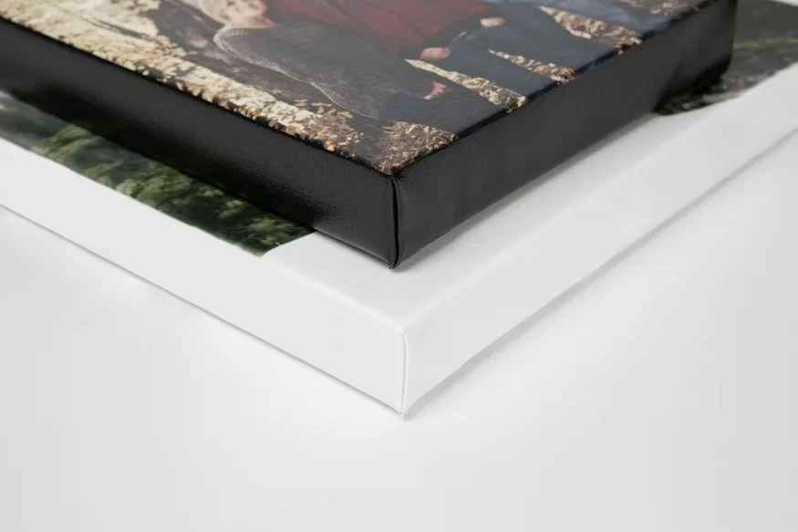 whcc_black-or-white-gallery-wrap-edge_detail_corner copy.jpg