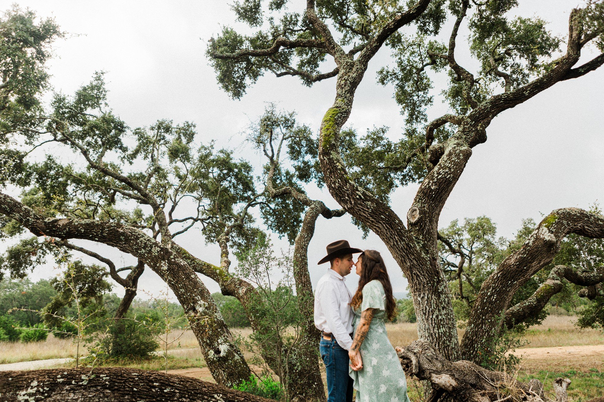 helena-kris-rainy-day-engagement-photos 11.jpg