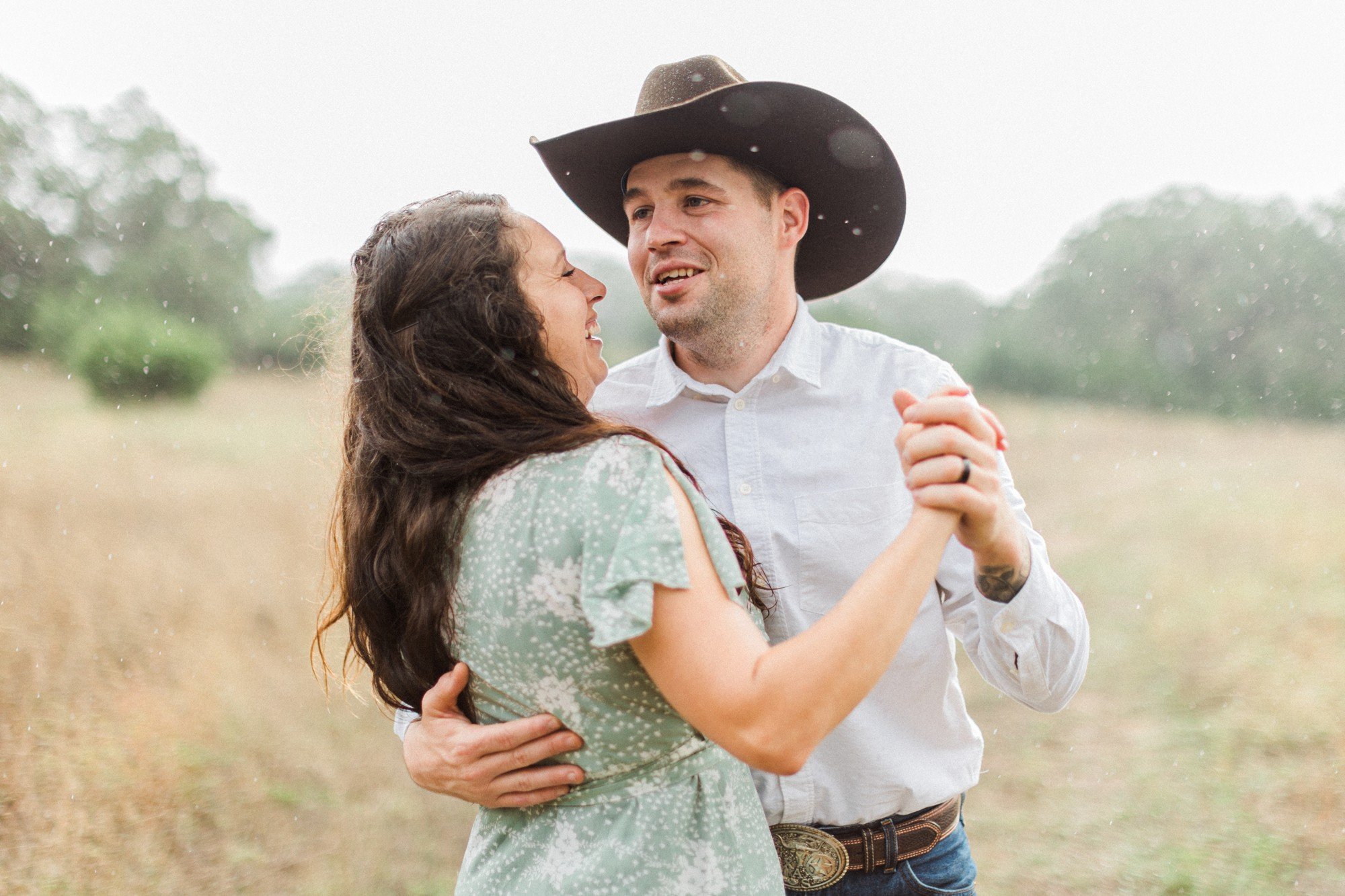 helena-kris-rainy-day-engagement-photos 14.jpg